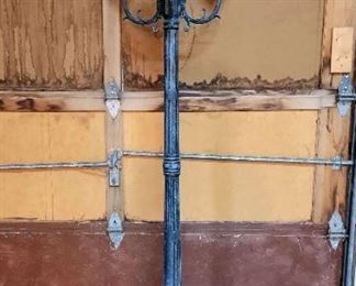 "Tall Pines & Great Finds" in Augusta, GA Starts Closing Mon 4/3 8pm. Pickup: Tue 4/4 1-6pm. Please click here to see more photos, descriptions, and current bids:&nbsp;https://ctbids.com/estate-sale/20911