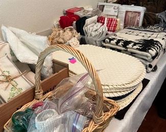 napkins and placemats 