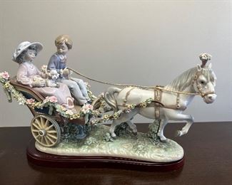 Lladro with Base #5718 "A Ride in the Park"