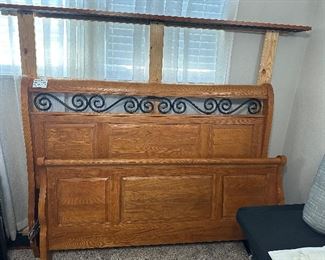 Vaughan Bassett Queen Headboard, Footboard and Rails