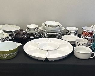Pyrex Casserole Dish; Bean Pot; Celebrating Home Covered Casserole; Divided Dish Set; Members Mark Soup Bowls and Platters