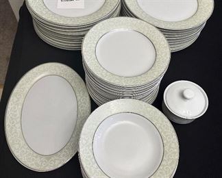 Chris Madden Dinnerware Set