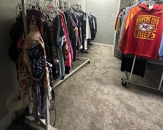 Mainly size Medium & large
NICE! Named Brand Ladies Clothing 