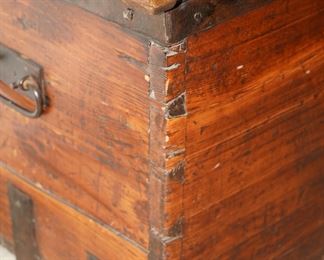 Note the super cool details on this vintage trunk?
