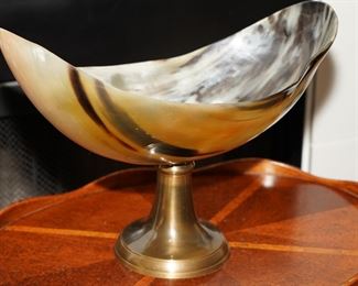 Wildwood Bovidae horn bowl on pedestal