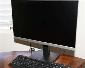 HP computer monitor with Logitech keyboard-being sold together. 
