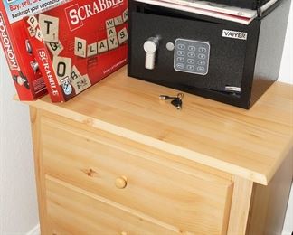 There are two hotel size Vaiyer safes available