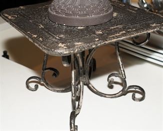 Metal scroll pedestal stand