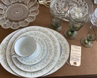 74 pieces Noritake Savannah