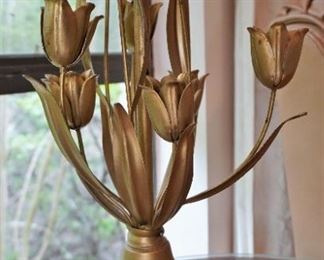 Metal flower lamp