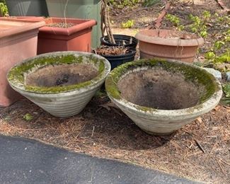 Concrete planters 