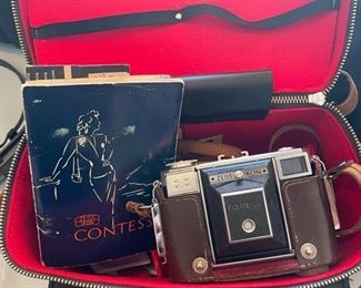 Zeiss Ikon Contessa w/ accessories 