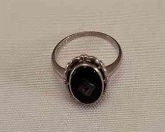 White Gold And Onyx Ladies Ring