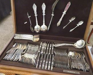 Oneida Silver Artistry flatware set with chest