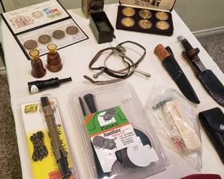 Game calls, Texas Sesquicentennial collectibles, knives