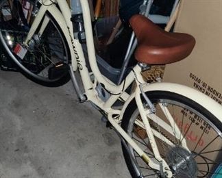 Townie Electra 7D Brand new