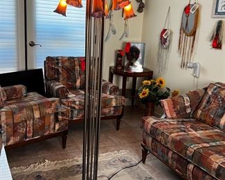 Replica Tiffany Twelve-light Lily floor lamp	61x 18.5 x 18.5in	HxWxD

