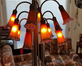 Replica Tiffany Twelve-light Lily floor lamp	61x 18.5 x 18.5in	HxWxD
