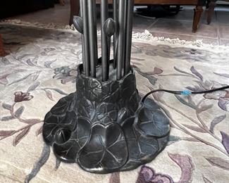 Replica Tiffany Twelve-light Lily floor lamp	61x 18.5 x 18.5in	HxWxD
