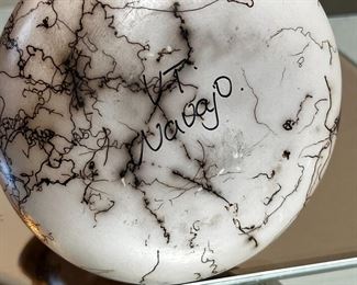 Signed VT Navajo Horse Hair Pottery Vase Native American 	4.5 x 5.25 diameter.	
