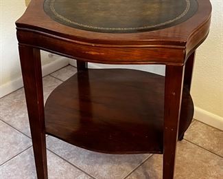 Antique Leather Top Rolling Side Table	25 x 21 x 21in	HxWxD
