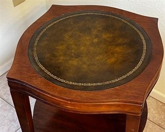 Antique Leather Top Rolling Side Table	25 x 21 x 21in	HxWxD
