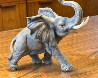 5in Andrea by Sadek Porcelain  Elephant	5.5 x 3 x 6in	HxWxD
