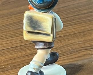 Vintage Hummel Goebel School Boy 82 2/0 Figurine	4.5 inches high.	
