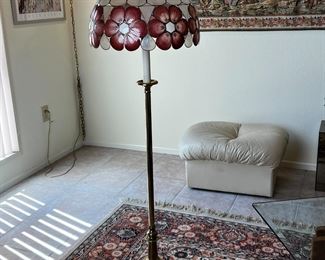 Vintage Capiz Shell Daisy Floor Lamp	59 x 16.5in  diameter.	
