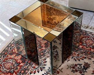 AS-IS Mirrored Cube Pedestal	17 x 18 x 18in 	HxWxD
