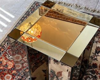 AS-IS Mirrored Cube Pedestal	17 x 18 x 18in 	HxWxD
