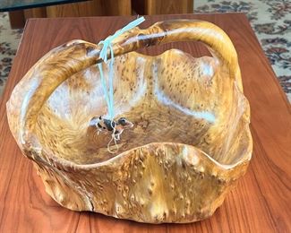 Carved Burl wood Basket	8.5 x 13 x 13.25in 	
