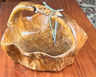 Carved Burl wood Basket	8.5 x 13 x 13.25in 	
