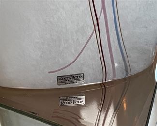 Kosta Boda Bertil Vallien Vase Rainbow Thread Stripe Art Glass	7.5x7x 3.5	HxWxD
