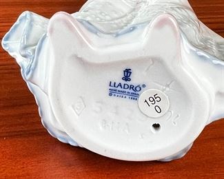 Lladro # 5429 Happy Birthday Girl w/ Cake Porcelain Figurine 	8in H	
