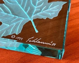 Stephen Schlanser Maple Leaf Crystal Bud Vase	5x5x1in	
