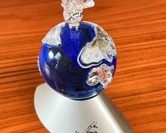 Swarovski Crystal Millennium Edition 238985 Dove Earth Planet	4.75in H	
