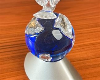 Swarovski Crystal Millennium Edition 238985 Dove Earth Planet	4.75in H	
