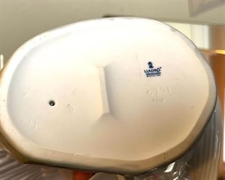 Lladro 6291 Love Nest Dove Porcelain Figurine 	9.5 inches high.	
