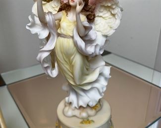 Seraphin Classics Daisy 2001 Limited Ed Figurine Roman #84241 9.75 inches high	

