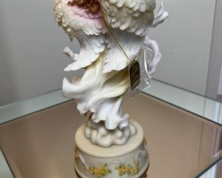 Seraphin Classics Daisy 2001 Limited Ed Figurine Roman #84241 9.75 inches high	
