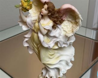 Seraphin Classics Daisy 2001 Limited Ed Figurine Roman #84241 9.75 inches high	
