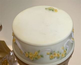 Seraphin Classics Daisy 2001 Limited Ed Figurine Roman #84241 9.75 inches high	
