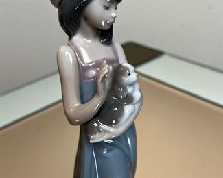 Lladro Figurine Elizabeth Girl With Puppy Dog #5645	8 inches high	
