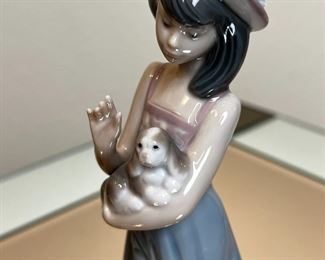 Lladro Figurine Elizabeth Girl With Puppy Dog #5645	8 inches high	
