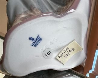 Lladro Figurine Elizabeth Girl With Puppy Dog #5645	8 inches high	
