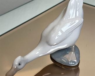 Nao By Lladro White Duck Porcelain Figurine	4.25 inches high.	
