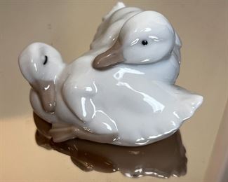 Nao By Lladro White 2 Ducks Porcelain Figurine	2.5 inches high.	
