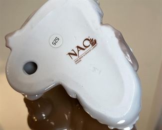 Nao By Lladro White 2 Ducks Porcelain Figurine	2.5 inches high.	
