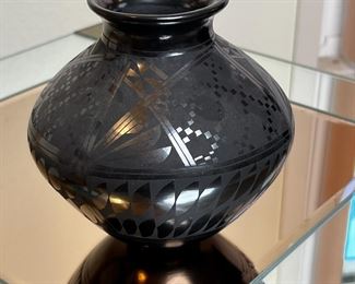 Amelia Hdez Mata Ortiz Blackware Pot Native American Pottery Black	6in H x 6in Diameter	
